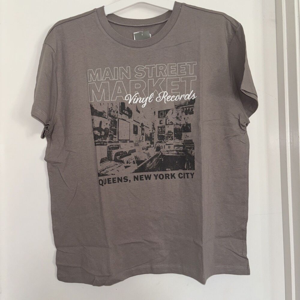 Main Street Market Vinyl Records Queens NYC Graphic Women’s Tee Taupe XXL